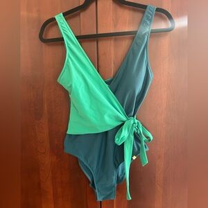 Summersalt The Perfect Wrap Swimsuit Size 8 Seaglass & Seaweed Teal Blue Green